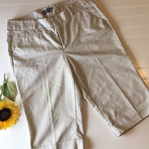 🐳🌿Dockers midrise curvy khaki capris🌿-A3